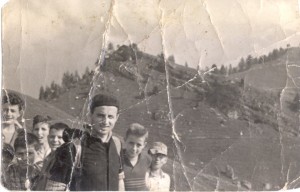 Do Viganò giovanissimo coi ragazzi sui monti