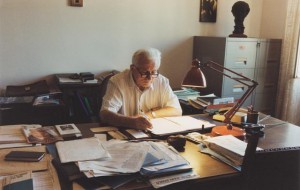 Don Angelo Viganò firma la nascita del VIS